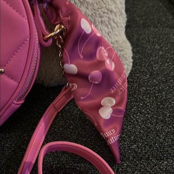 Juicy Couture Pink/Raspberry Multi Holding the Line Heart-Shaped Quilted Bag - Picture 4 of 13